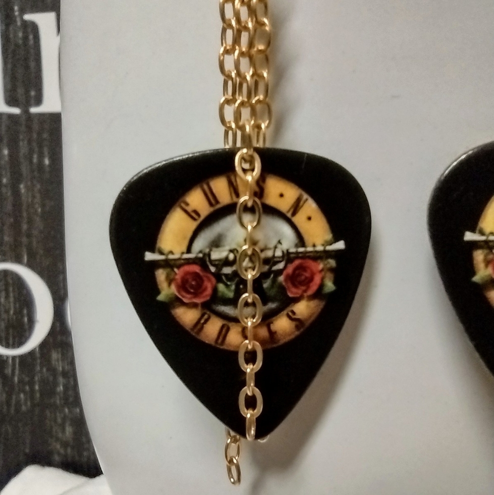 New Guns N Roses Favorite Band Logo Guitar Pick Earrings - Picture 6 of 8